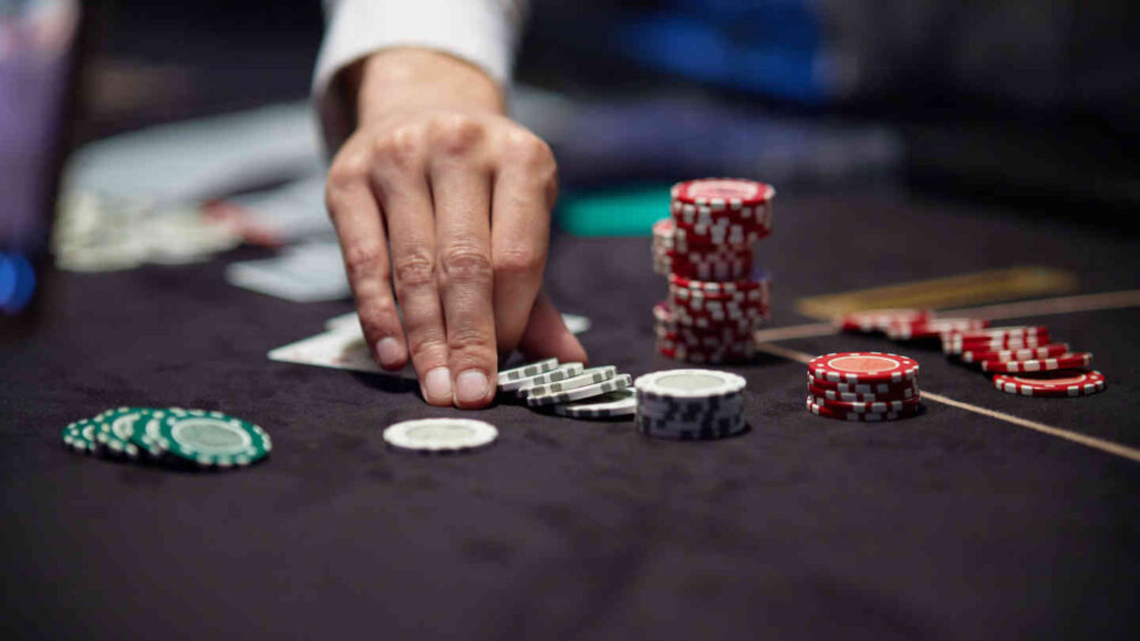 poker vs blackjack